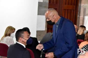 Entrega del título de Hijo Predilecto a Luis Arencibia a título póstumo/Francisco Javier Santana y TA.